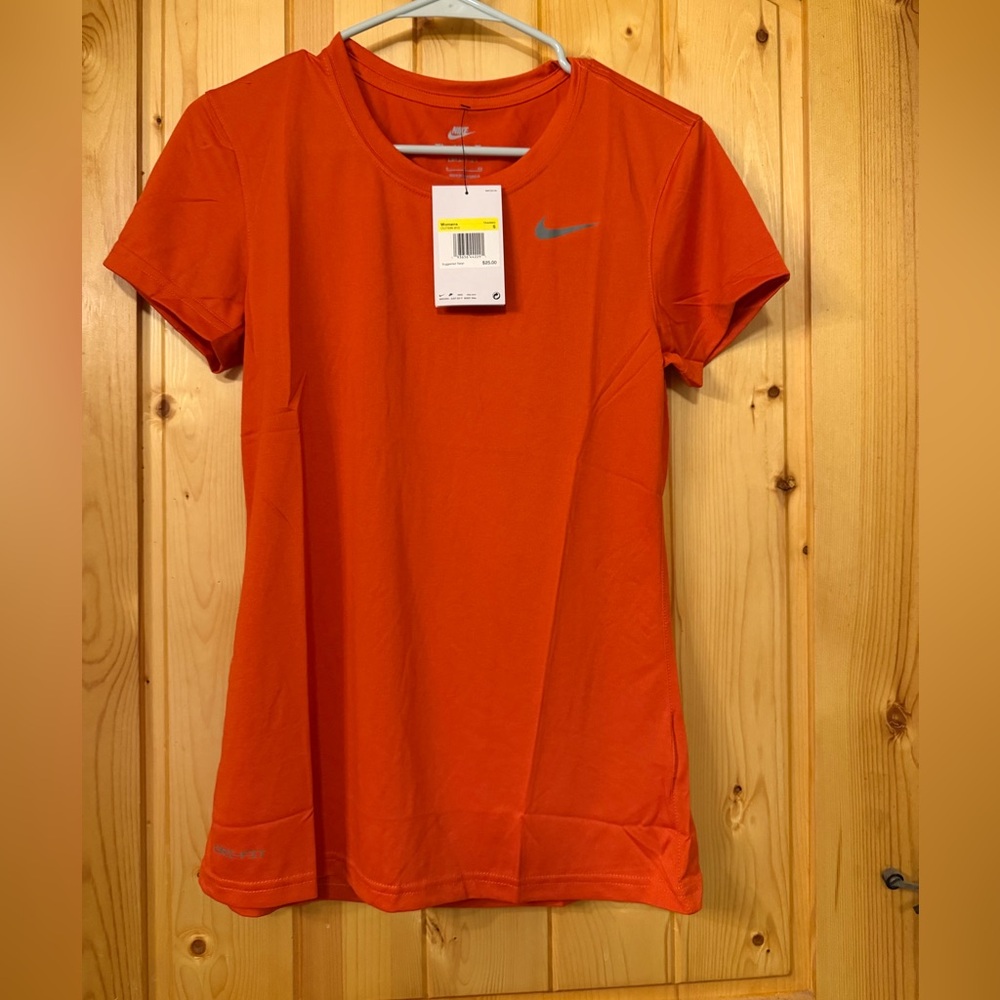 Nike long sleeve and short sleeve tops